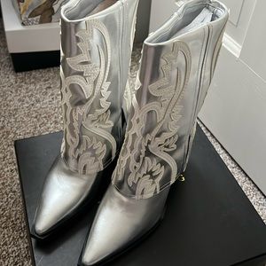 Silver fold over boot with white design pattern